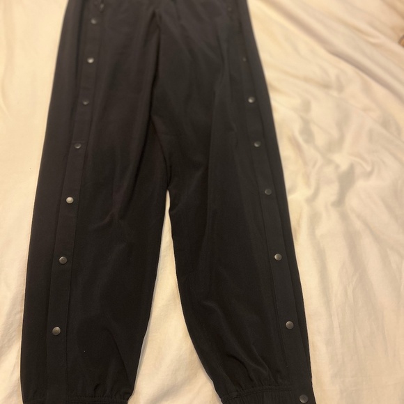 Lululemon Snap Side Track Pants – Black (Size 4) - Picture 1 of 3